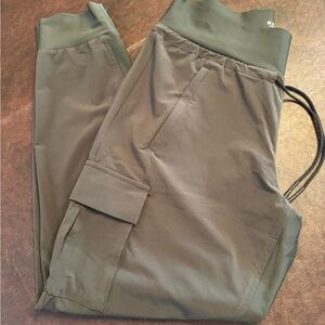 Athleta jogger pant, Size 6, green